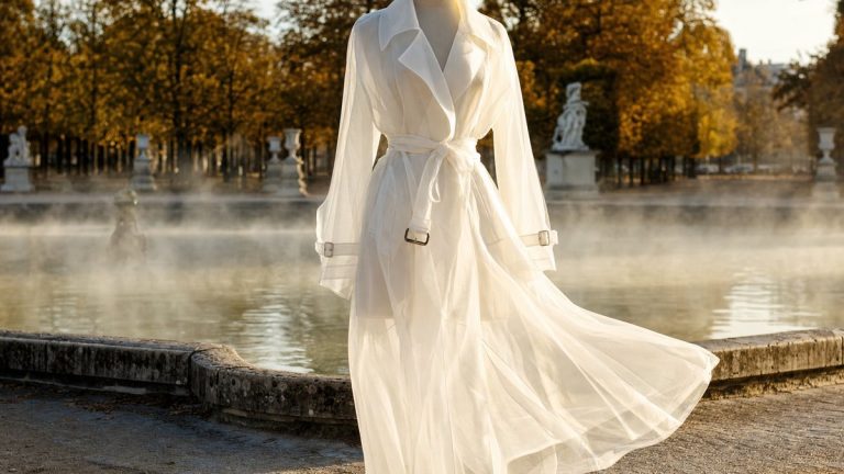 Défilé Dior printemps-été 2027 aux Tuileries : les 5 tendances repérées par Jonathan Anderson autour du Bassin Octogonal sous la brume