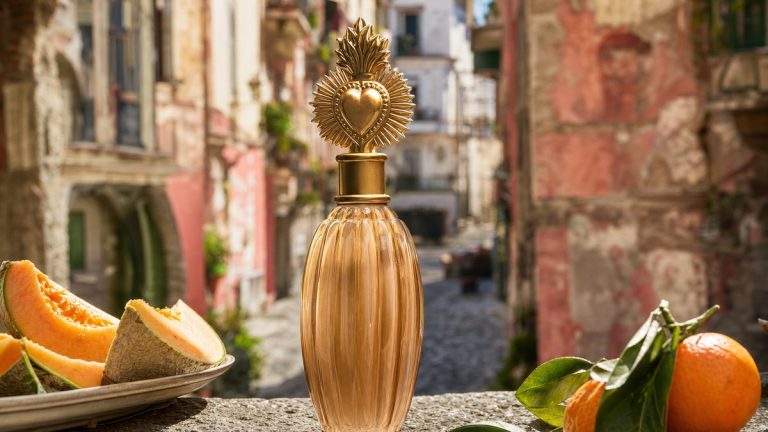 Dolce & Gabbana tourne sa campagne de parfum à Naples : 3 notes siciliennes pour prolonger l'été italien