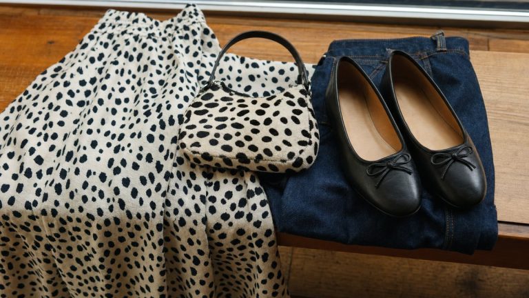 Le léopard cède la place : l'imprimé dalmatien noir et blanc s'installe sur les podiums Chanel pour l'automne-hiver 2026
