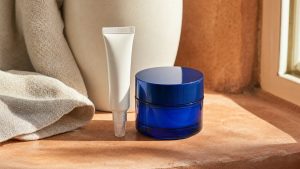 Rides autour de la bouche : pourquoi le tube de 15 ml Nivea Q10 remplace peu à peu le célèbre pot bleu