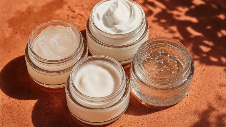 Tiraillements après le nettoyage : les 4 profils de peau qui changent tout dans le choix d'un soin hydratant