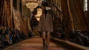 Acne Studios transforme le Collège des Bernardins en galion pour son défilé printemps-été 2027 et relance la mode pirate