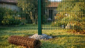 Il remplace son vieux grillage par une clôture rigide près de Dijon : un mois plus tard, la mairie lui réclame un dossier jamais déposé